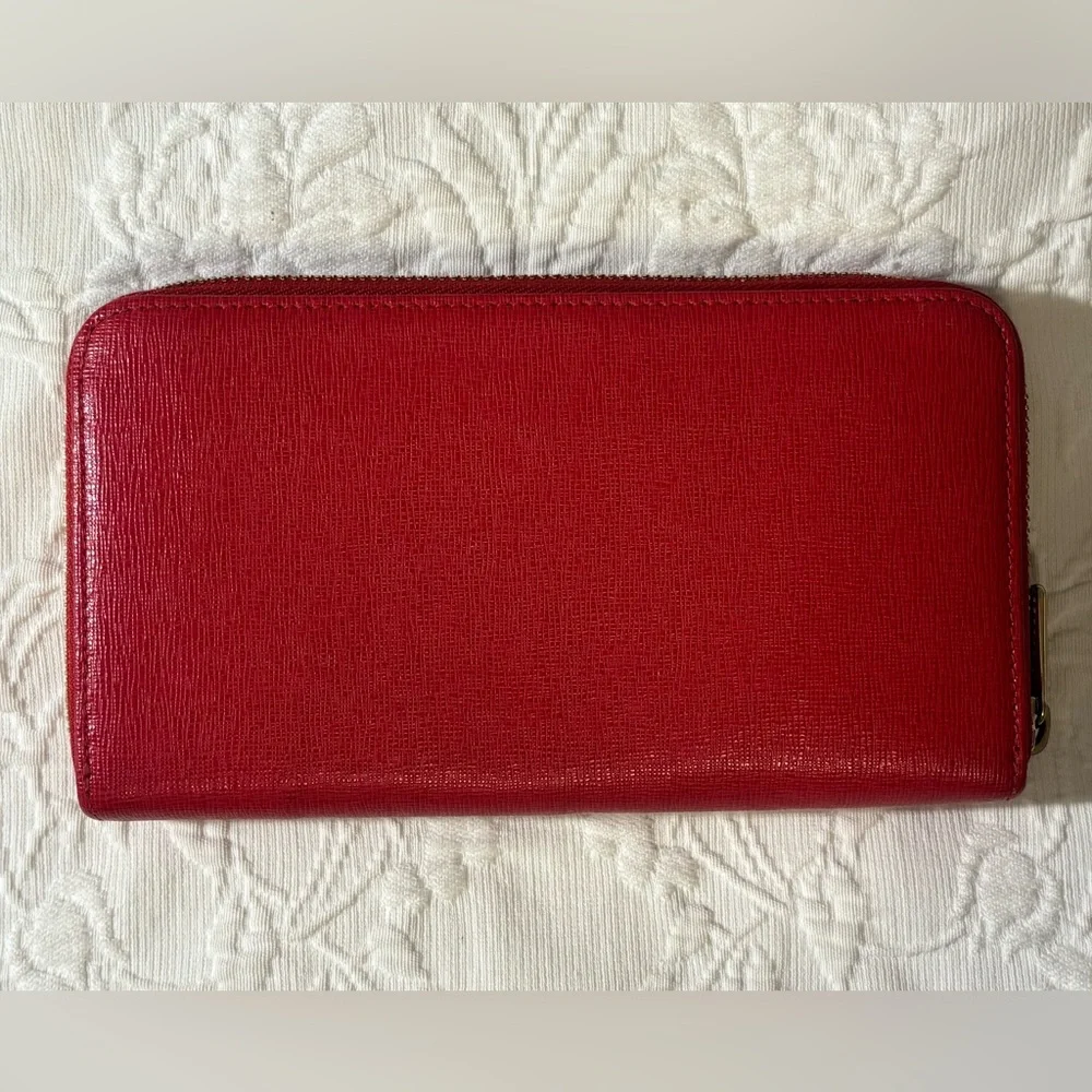 Furla Red Zip-Around Leather Wallet with Gold Logo - Picture 2 of 11